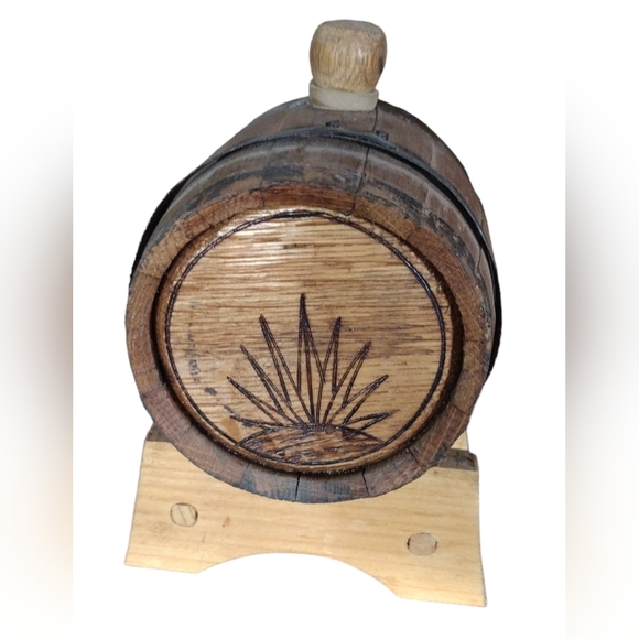 BOGO: Wooden Table Cask - Picture 4 of 7